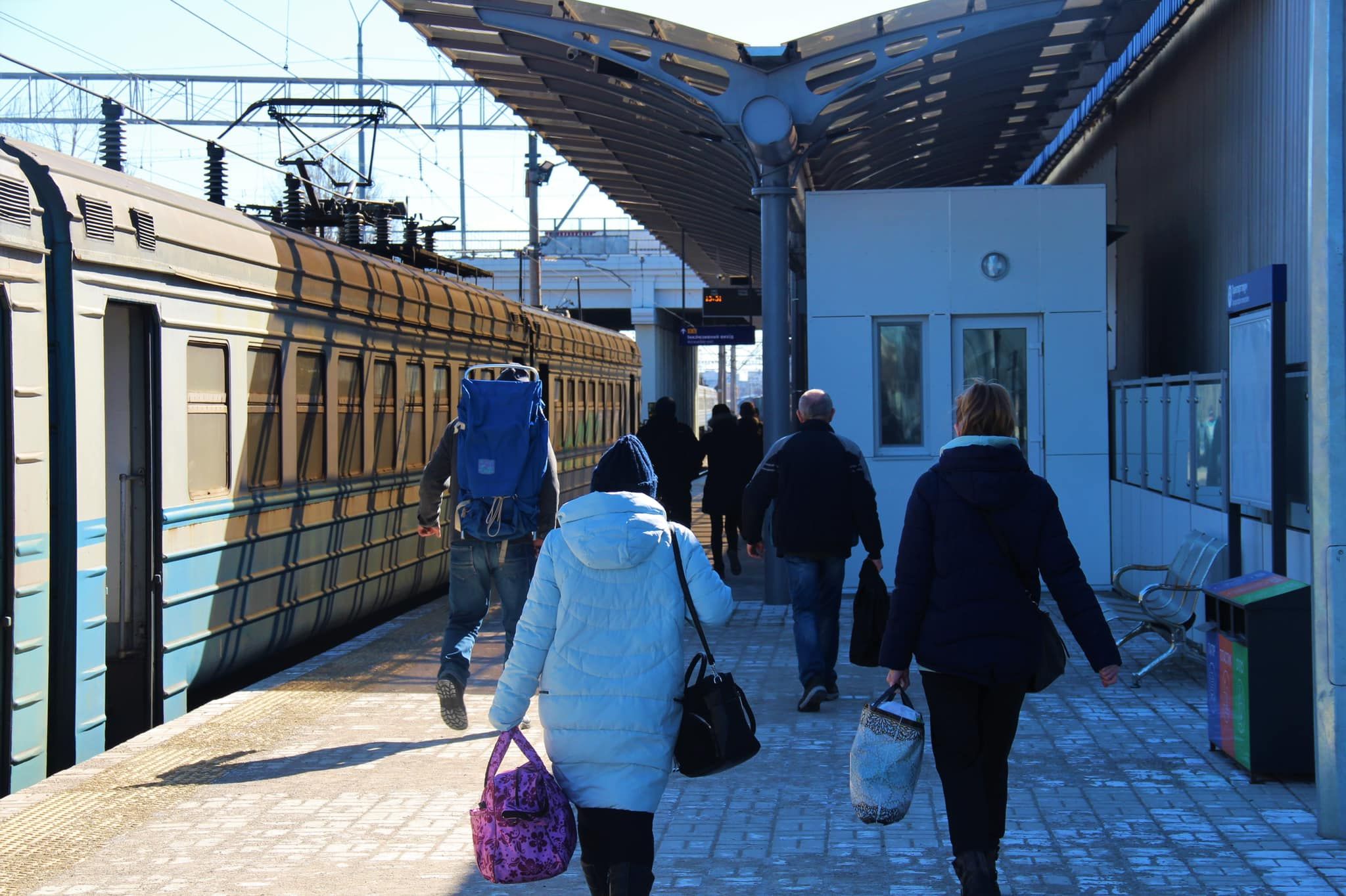 Усиленная эвакуация: 10 апреля жители Луганщины могут воспользоваться 9 эвакуационными поездами Усиленная эвакуация: 10 апреля жители Луганщины могут воспользоваться 9 эвакуационными поездами