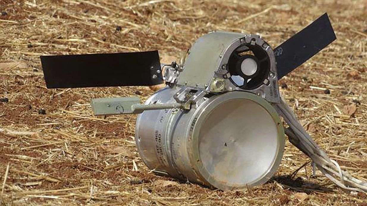 Боеприпасы на парашютах могут быть снарядами для реактивной системы залпового огня "Смерч" Боеприпасы на парашютах могут быть снарядами для реактивной системы залпового огня "Смерч"