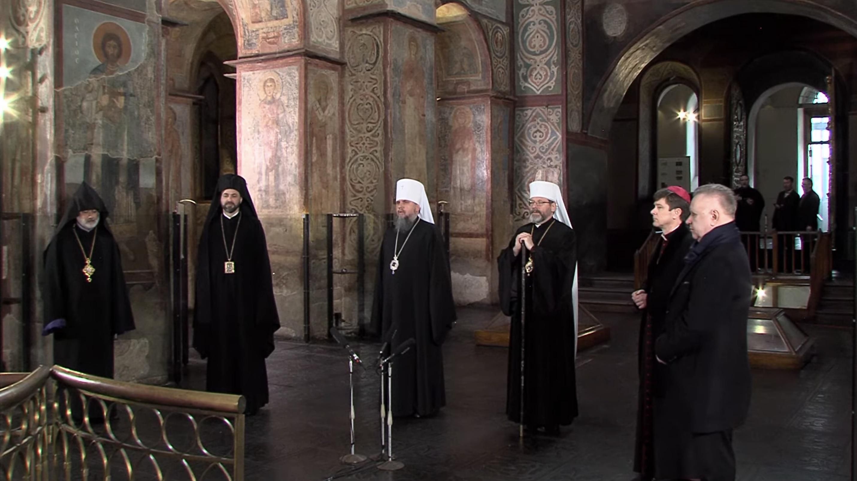 В Софии Киевской духовные лидеры помолились за установление скорейшего мира - 24 Канал В Софии Киевской духовные лидеры помолились за установление скорейшего мира - 24 Канал