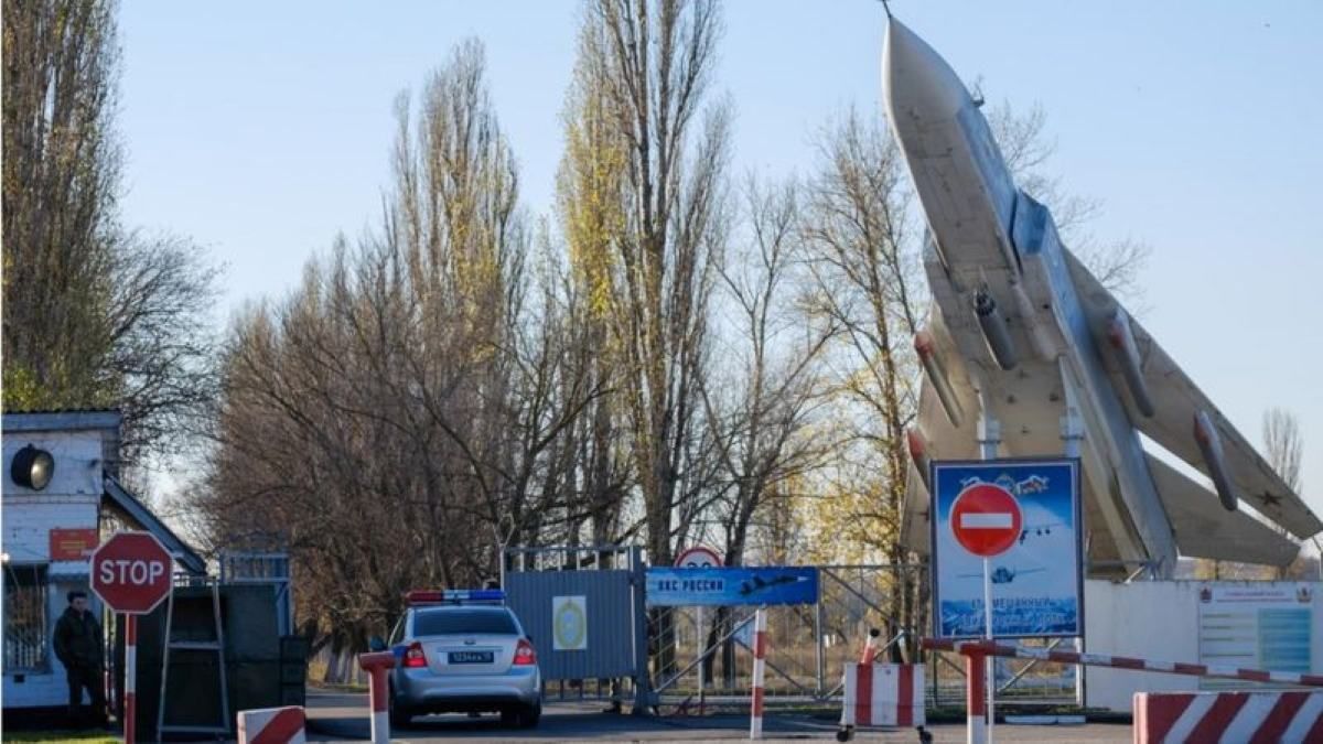 Россия собрала на аэродроме Воронежа 32 истребителя: спутниковые снимки Россия собрала на аэродроме Воронежа 32 истребителя: спутниковые снимки