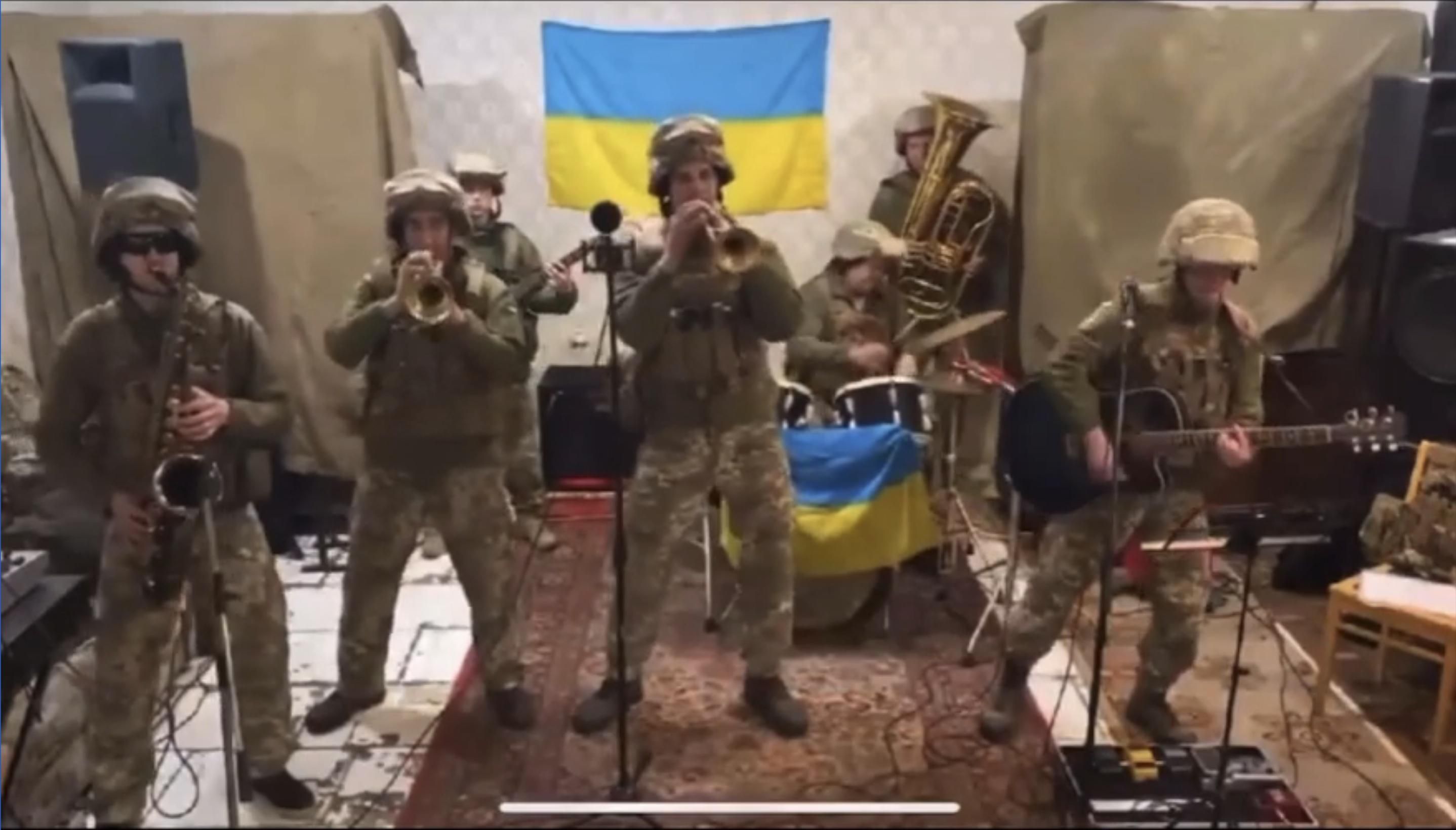 "Идите н***й с вашим русским миром": бойцы ВСУ записали свою версию хита "Гуси" от Wellboy