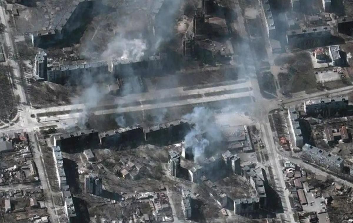 В Мариуполе оккупанты продолжают штурм в районах "Азовстали" и морского порта В Мариуполе оккупанты продолжают штурм в районах "Азовстали" и морского порта