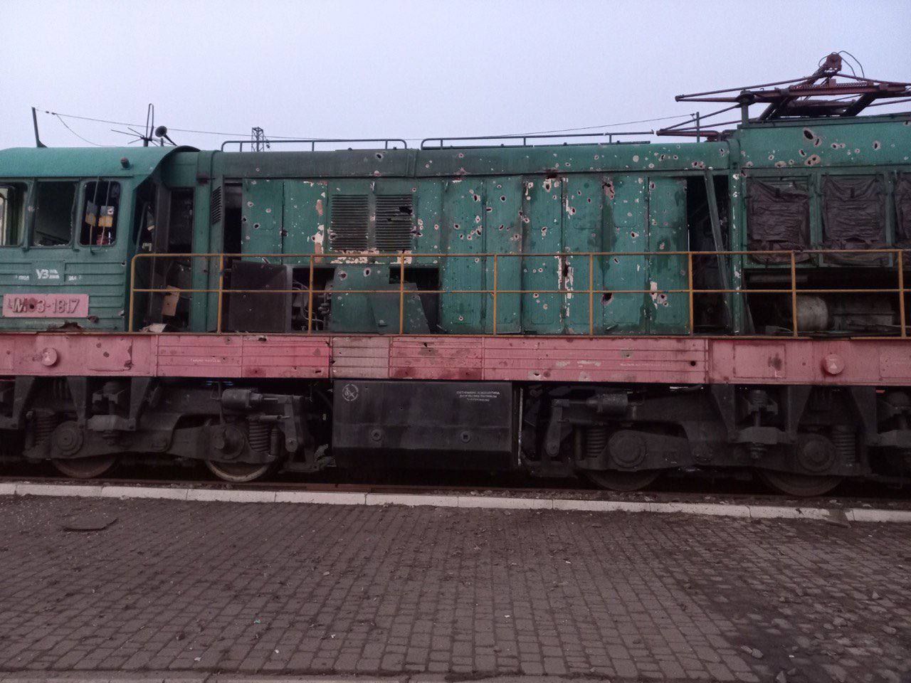 Оккупанты обстреляли железную дорогу на Востоке: повреждены локомотивы, пути и сеть - 24 Канал