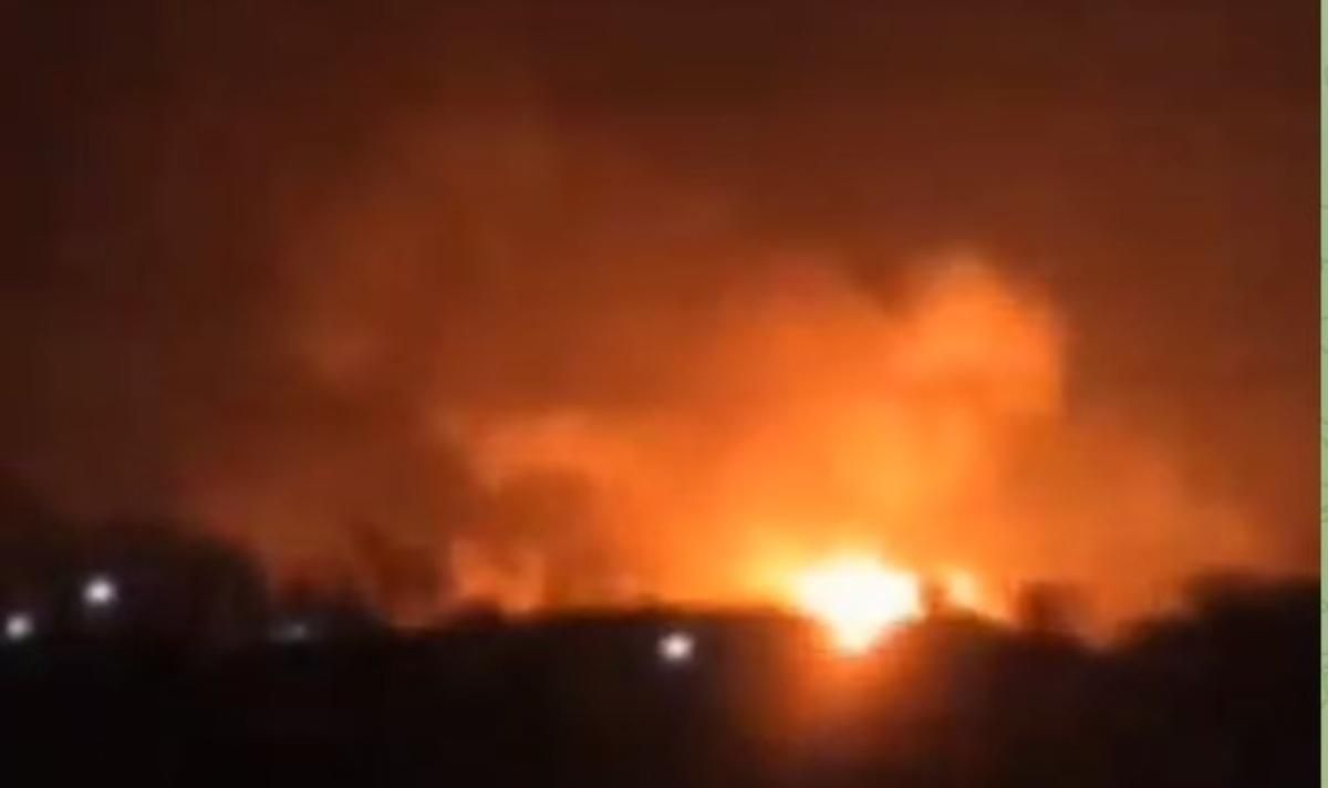 Горело 2,5 часа: ВСУ уничтожили склад с боекомплектом оккупантов в Луганской области Горело 2,5 часа: ВСУ уничтожили склад с боекомплектом оккупантов в Луганской области