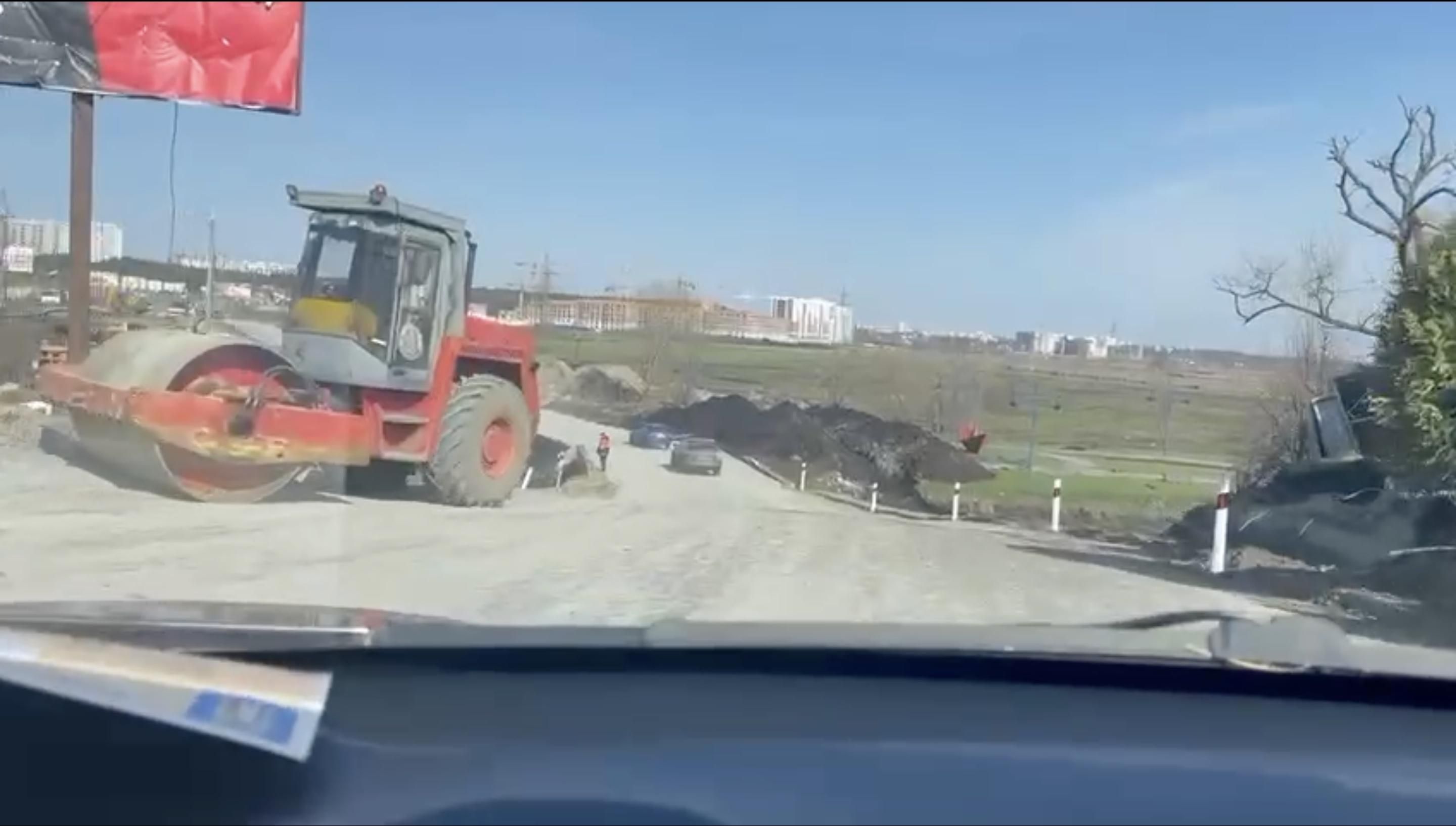 Открыли временный насыпной мост в Романовке, объединяющий Ирпень, Бучу и Ворзель с Киевом Открыли временный насыпной мост в Романовке, объединяющий Ирпень, Бучу и Ворзель с Киевом