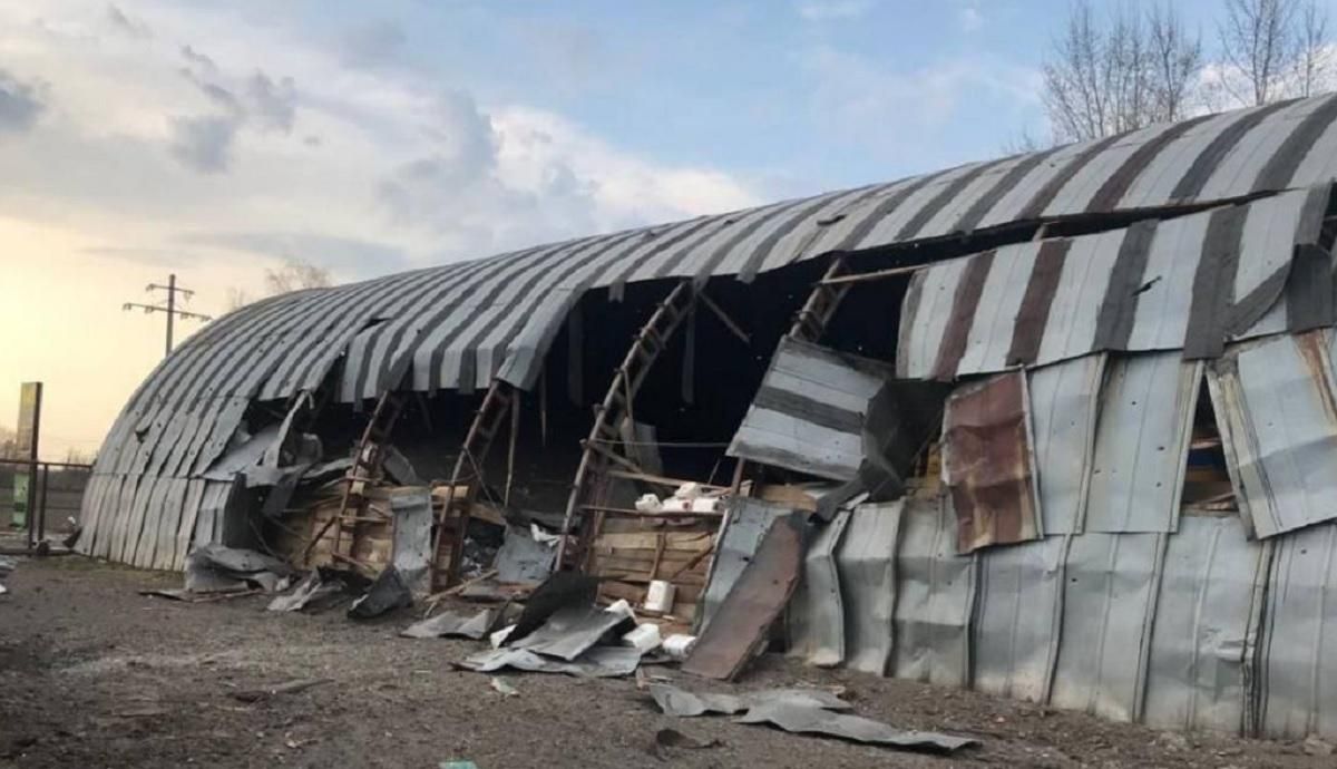 Росіяни обстріляли Золочів на Харківщині: зруйнована заправка, ферма і житлові будинки - 24 Канал Росіяни обстріляли Золочів на Харківщині: зруйнована заправка, ферма і житлові будинки - 24 Канал