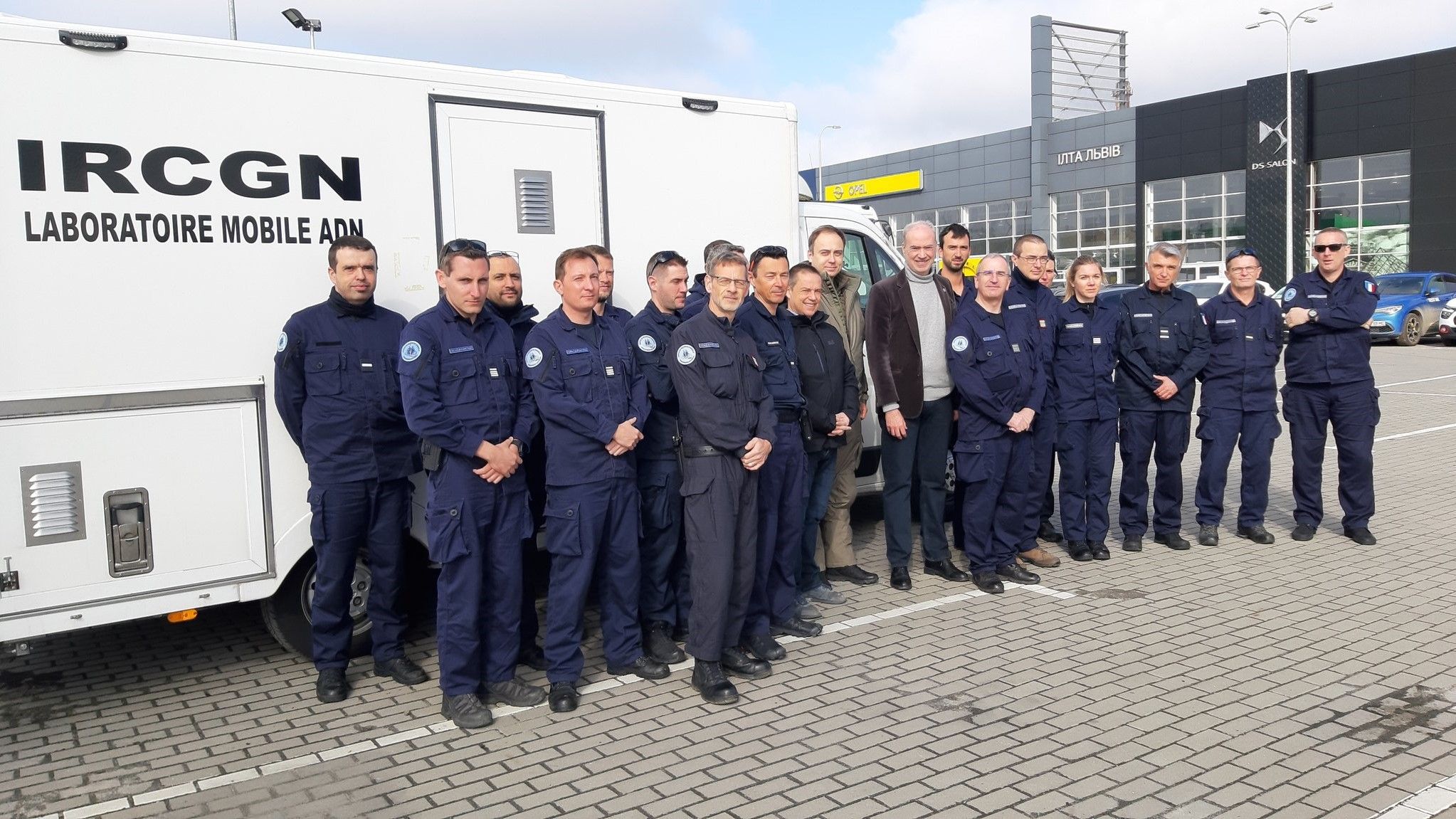 В Украину прибыл отряд жандармов из Франции: будут расследовать военные преступления россиян В Украину прибыл отряд жандармов из Франции: будут расследовать военные преступления россиян