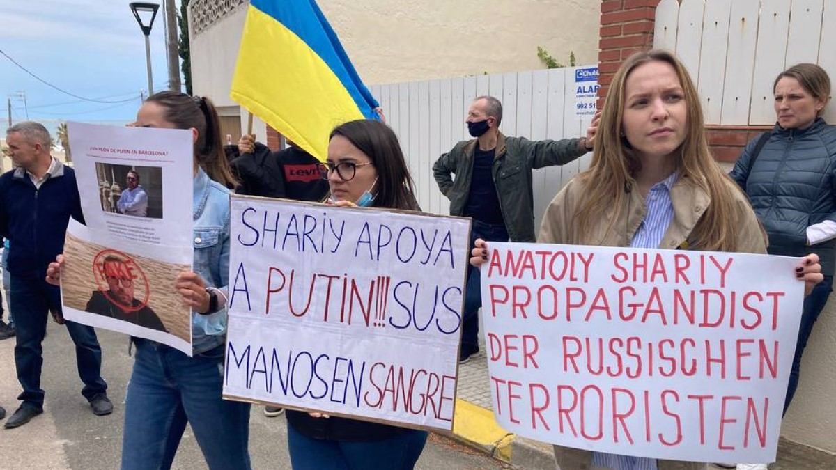 Біля вілли пропагандиста Шарія в Іспанії українці провели ще одну акцію протесту - 24 Канал