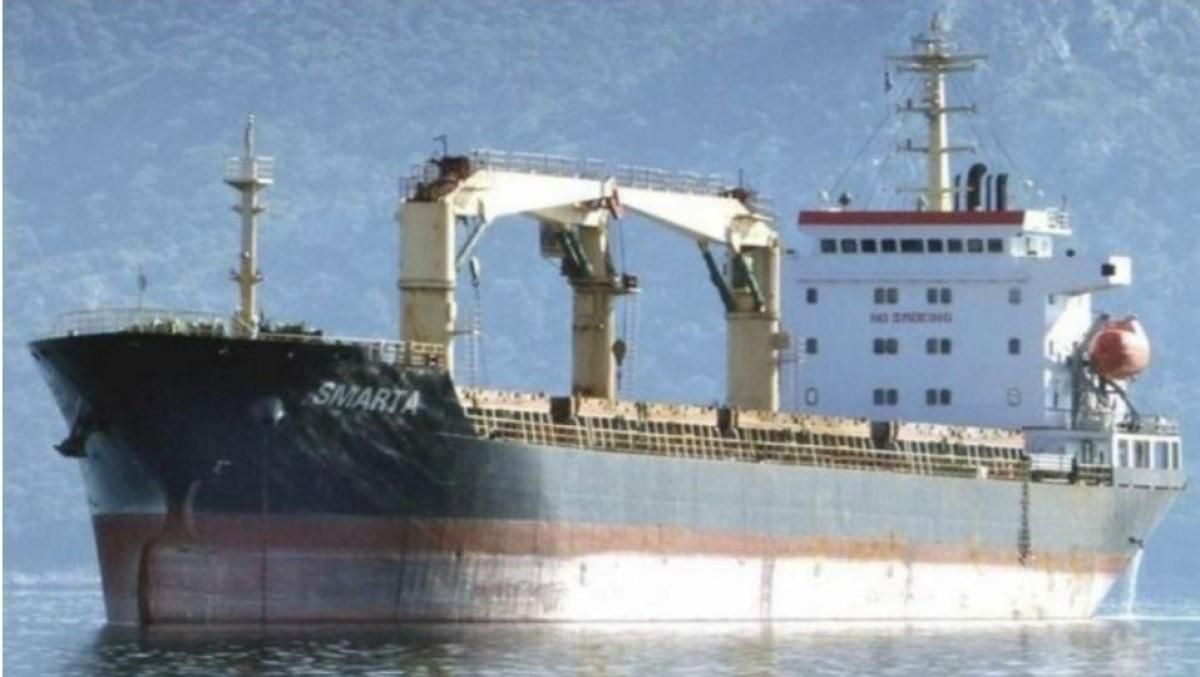 Россияне захватили в плен и увезли в неизвестном направлении экипаж либерийского судна SMARTA Россияне захватили в плен и увезли в неизвестном направлении экипаж либерийского судна SMARTA