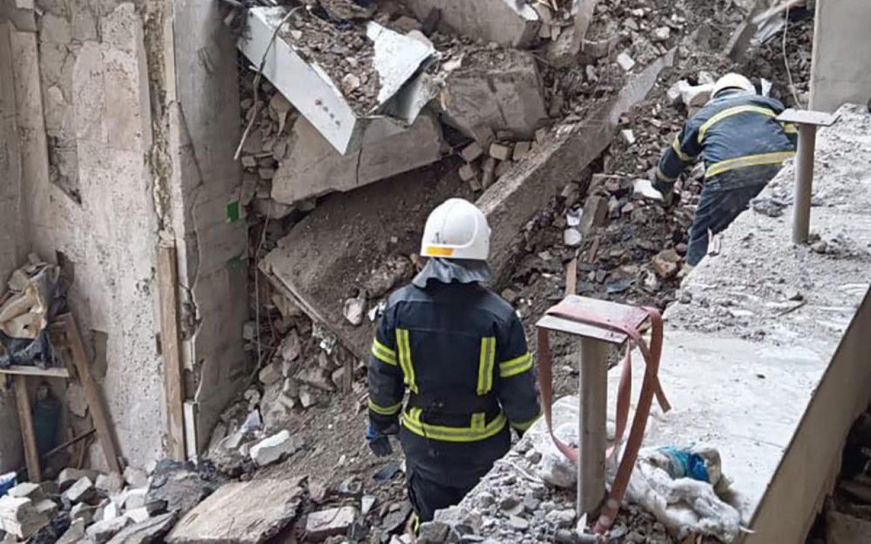 Ракетні удари по Дніпру: в якому стані постраждалі рятувальники - 24 Канал Ракетні удари по Дніпру: в якому стані постраждалі рятувальники - 24 Канал