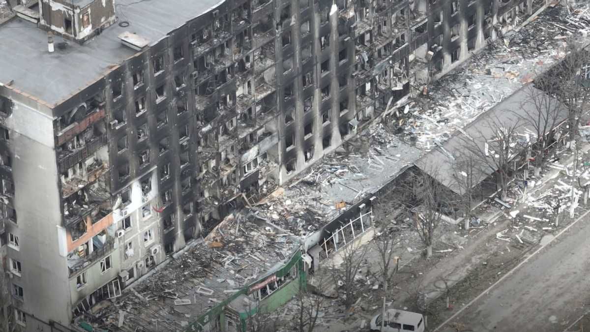 Місто, де кожен дім – "нацист": окупанти нещадно знищують будинки в Маріуполі - 24 Канал Місто, де кожен дім – "нацист": окупанти нещадно знищують будинки в Маріуполі - 24 Канал