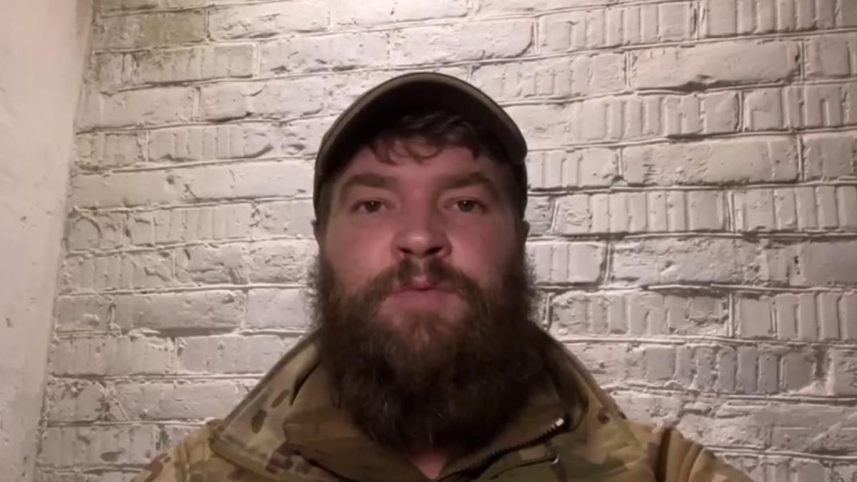 Выходите на площади своих городов под сине-желтыми флагами, – защитники Мариуполя миру Выходите на площади своих городов под сине-желтыми флагами, – защитники Мариуполя миру