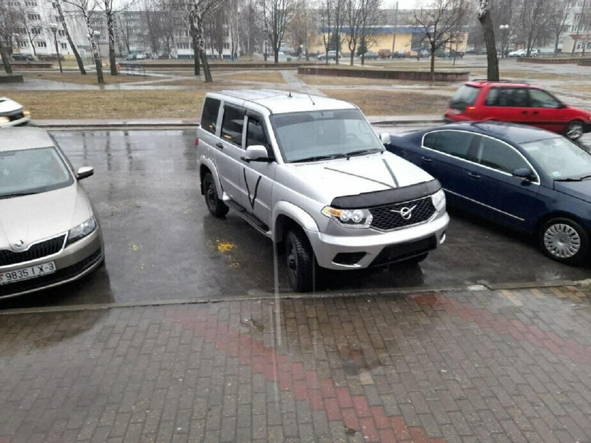 В Беларуси россияне бесцеремонно разъезжают на ворованных в Украине автомобилях - 24 Канал В Беларуси россияне бесцеремонно разъезжают на ворованных в Украине автомобилях - 24 Канал