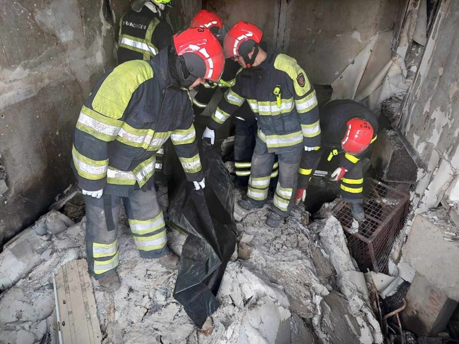 Окупанти продовжують вбивати цивільних на Донеччині: ще 3 загиблих і поранені - 24 Канал Окупанти продовжують вбивати цивільних на Донеччині: ще 3 загиблих і поранені - 24 Канал