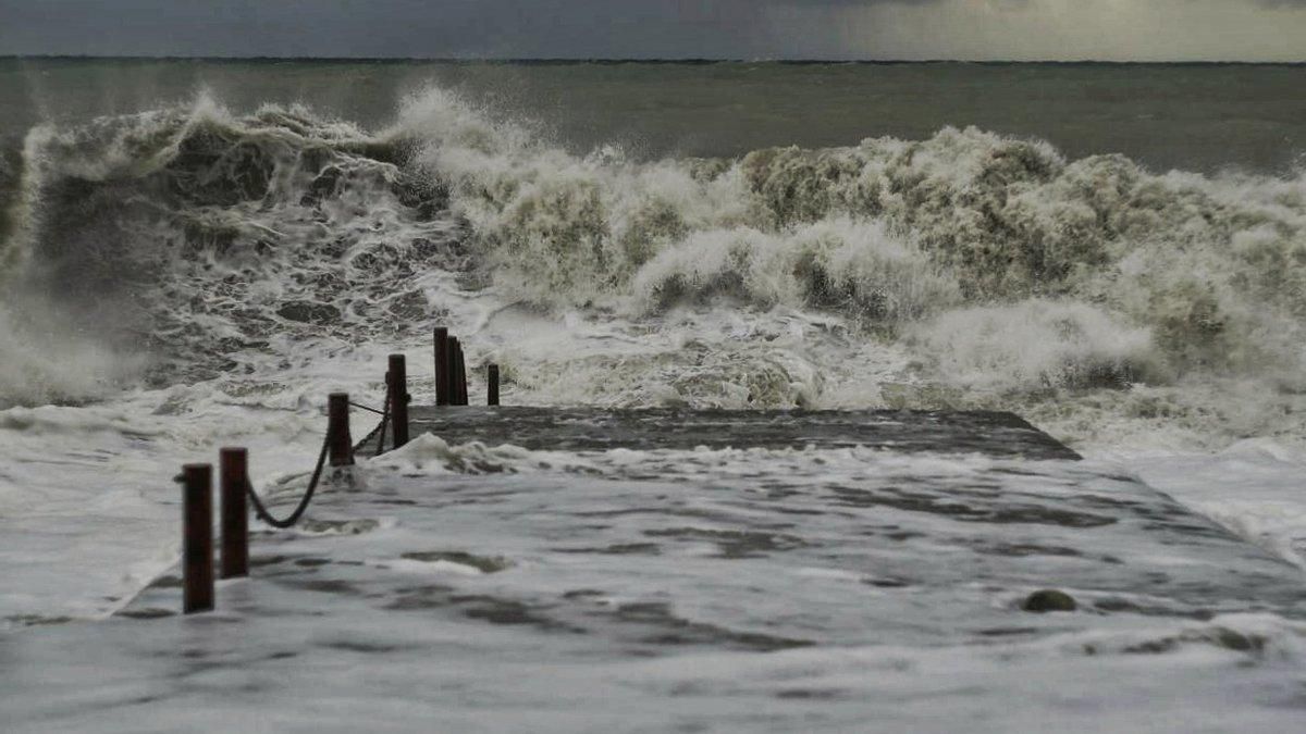 Шторм в Черном море обезопасил Одесщину от десанта России Шторм в Черном море обезопасил Одесщину от десанта России