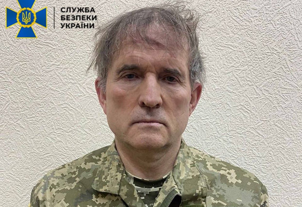 Медведчуку, щоб вижити, треба сховатися в українській в'язниці, – Подоляк - 24 Канал Медведчуку, щоб вижити, треба сховатися в українській в'язниці, – Подоляк - 24 Канал