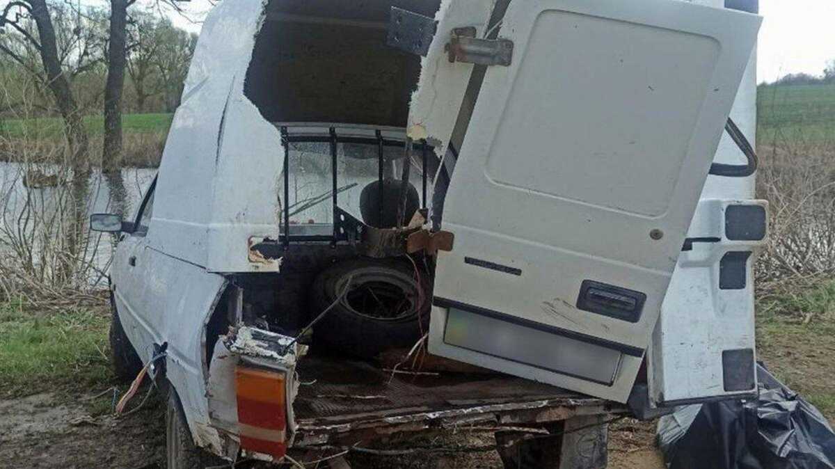 Авто утонуло вместе с людьми: в Черкасской области произошло ужасное ДТП -  24 Канал