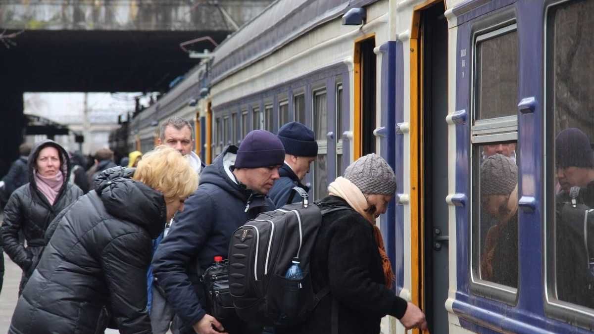 С Донбасса сегодня отправятся три эвакуационных поезда