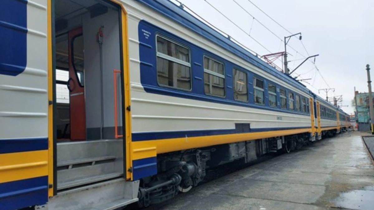 В Укрзалізниці розповіли, які потяги затримуються через нічні обстріли ворога - 24 Канал В Укрзалізниці розповіли, які потяги затримуються через нічні обстріли ворога - 24 Канал