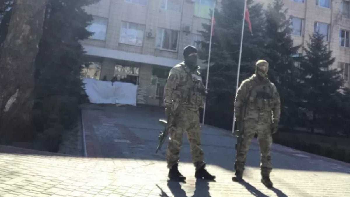 Деньги закончились: на Запорожье оккупанты требуют 20% дохода от предпринимателей Деньги закончились: на Запорожье оккупанты требуют 20% дохода от предпринимателей