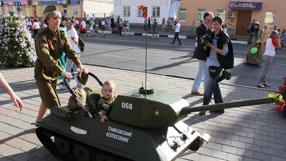 "Карнавал победы": оккупанты мечтают провести парад в Мариуполе 9 мая