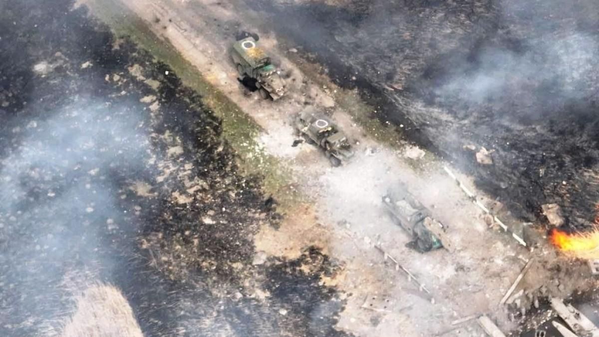 Українські десантники знищили колону російської техніки разом з керівним складом БТГр - 24 Канал Українські десантники знищили колону російської техніки разом з керівним складом БТГр - 24 Канал