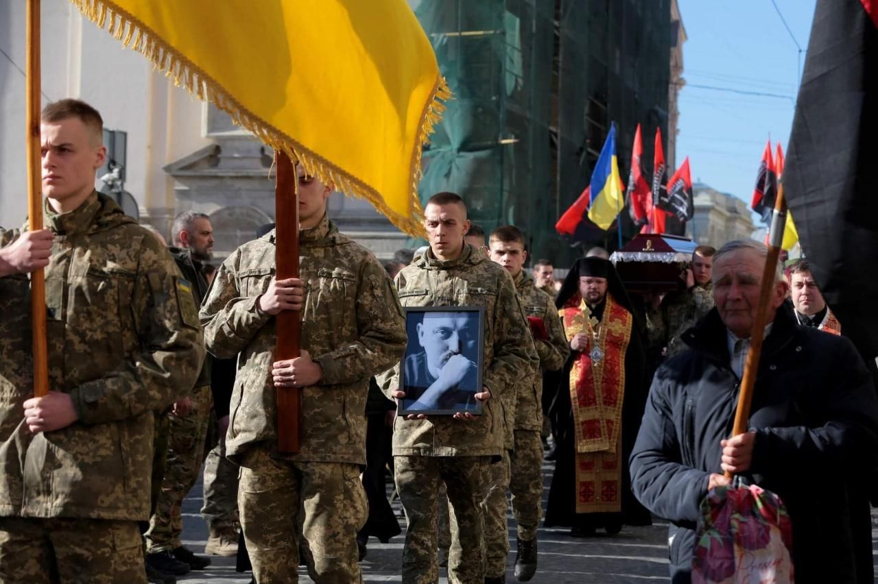 Во Львове в последний путь провели известного воина "Хаммера" - Львов