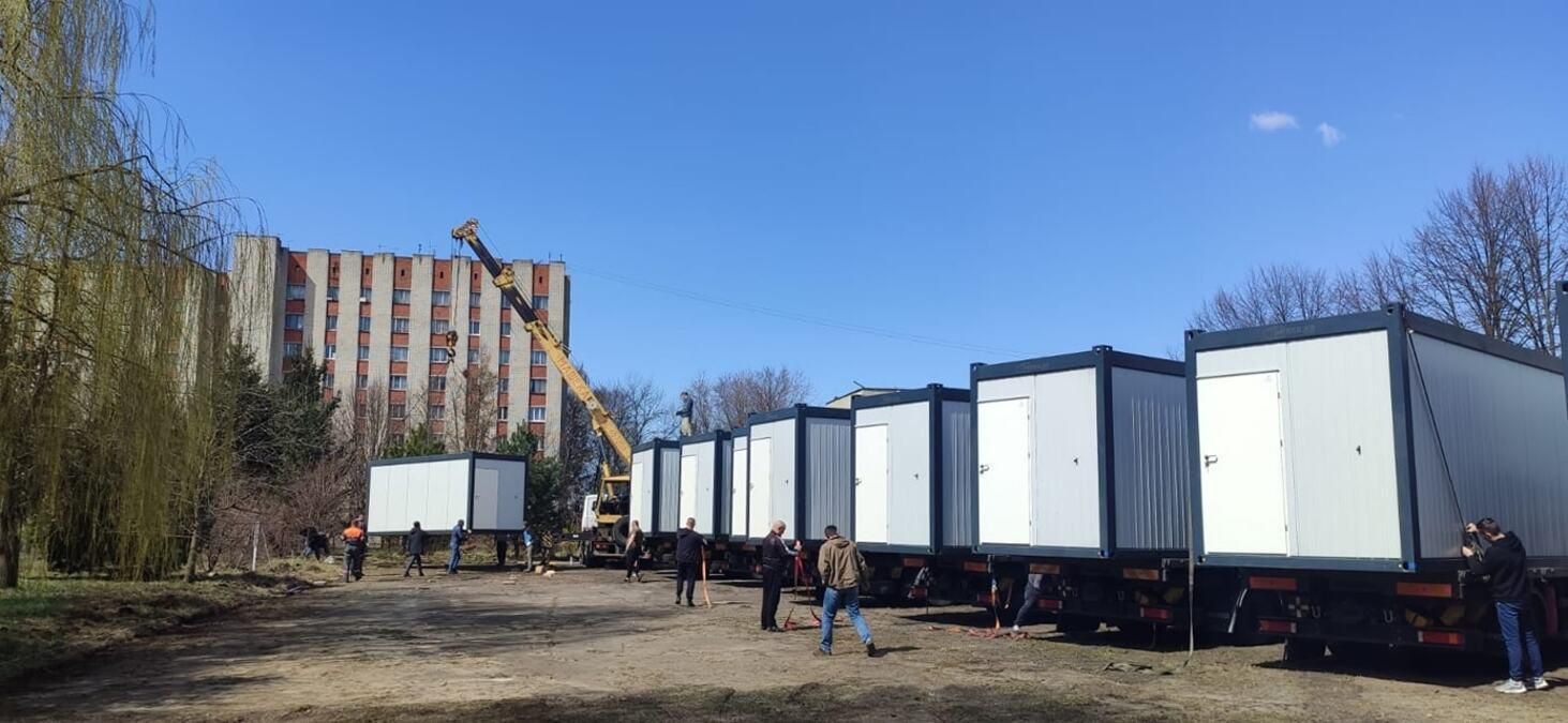 У Львові зводять вже друге модульне містечко для українців, які рятуються від війни - Львів