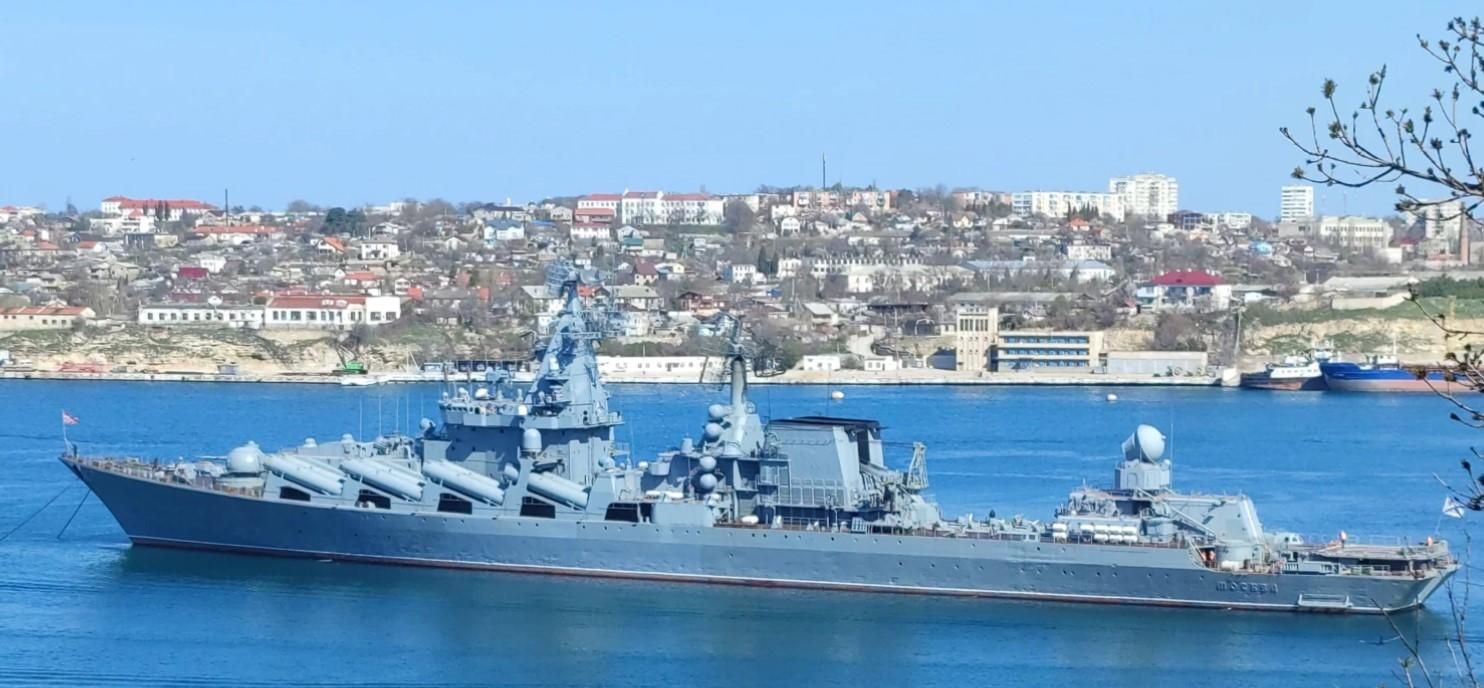 "Москва" получил серьезные повреждения: в РФ подтвердили пожар на крейсере, который "шел на**й" - 24 Канал