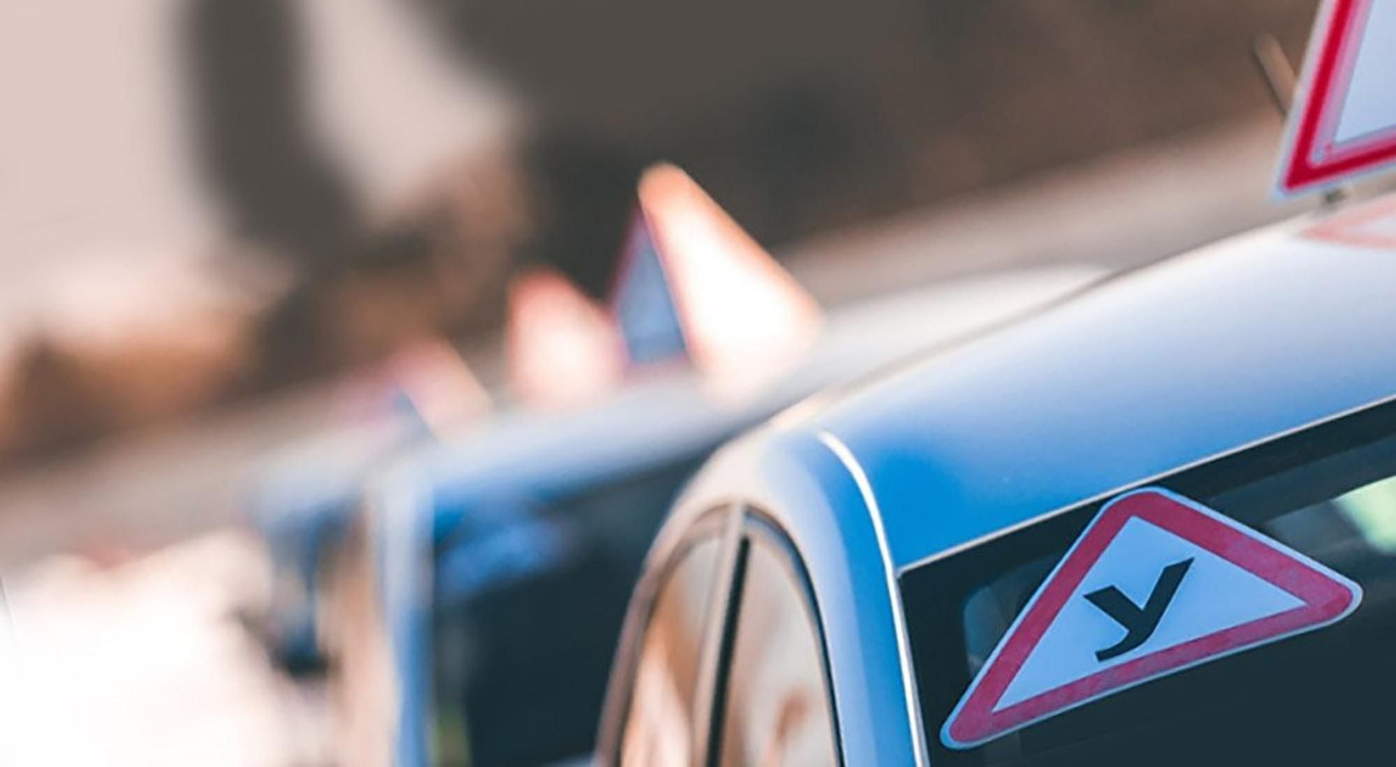 Украинцы снова могут сдавать экзамены на права категории "В" - 24 Канал Украинцы снова могут сдавать экзамены на права категории "В" - 24 Канал