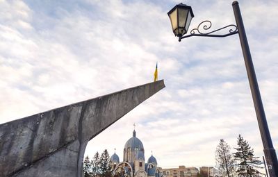 У Тернополі вслід за Пушкіним демонтували пам'ятник радянському літаку