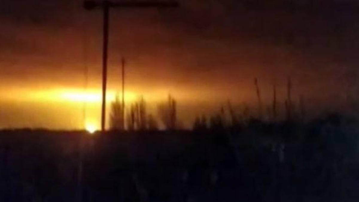 ДПСУ та Арестович заявили про чергову серію Чорнобаївки: горіли склади з боєприпасами - 24 Канал ДПСУ та Арестович заявили про чергову серію Чорнобаївки: горіли склади з боєприпасами - 24 Канал