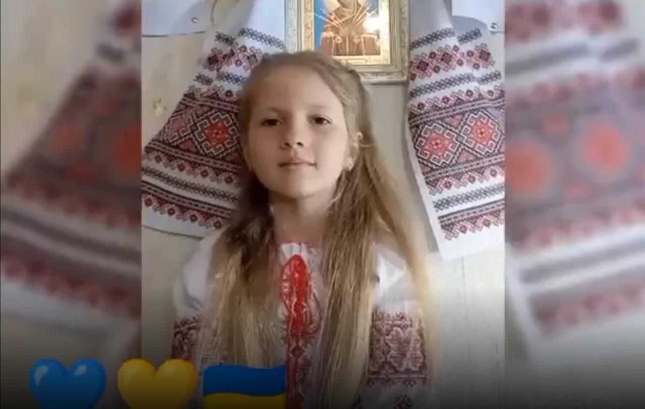 "Хочу, щоб усі інші повернулися додому": проникливе відео дівчинки, чий тато загинув на війні - 24 Канал "Хочу, щоб усі інші повернулися додому": проникливе відео дівчинки, чий тато загинув на війні - 24 Канал