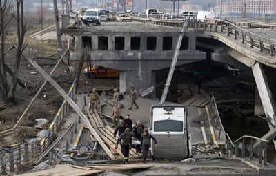 Около 300 мостов разрушены, повреждены дороги – Кубраков о масштабах разрушений от войны