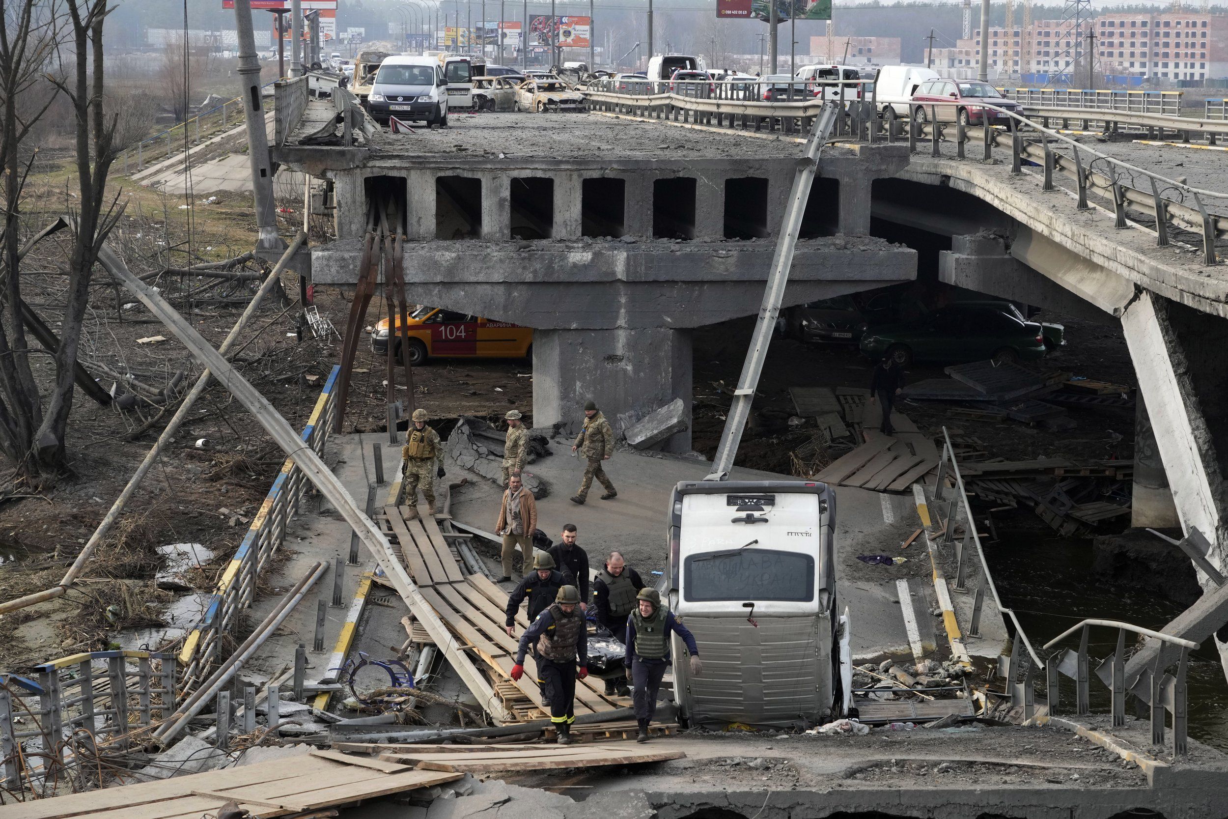 Около 300 мостов разрушены, повреждены дороги – Кубраков о масштабах разрушений от войны