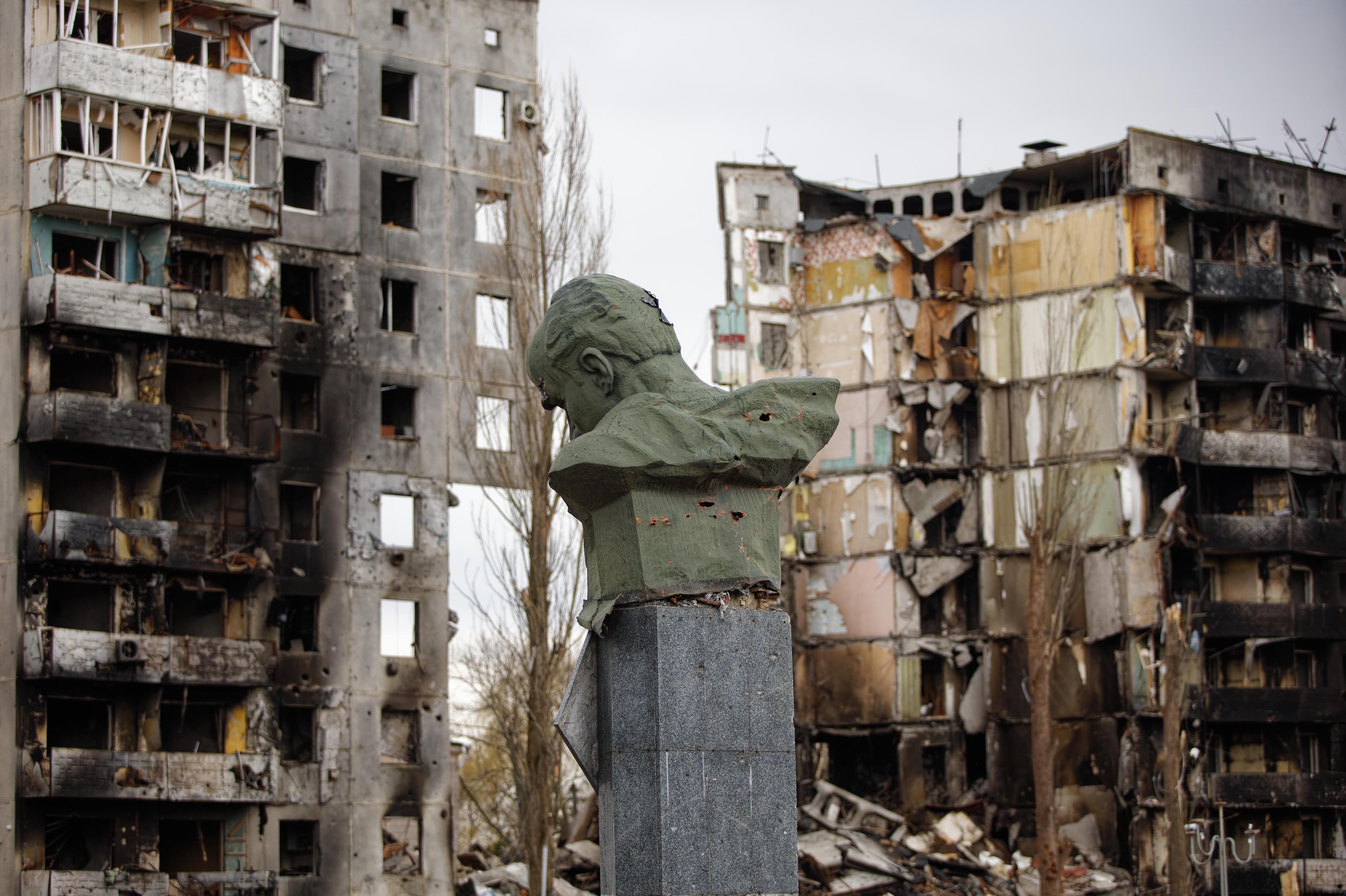 Шансы найти живых – маловероятны: из-под завалов в Бородянке высвободили 22 тела, – ГСЧС