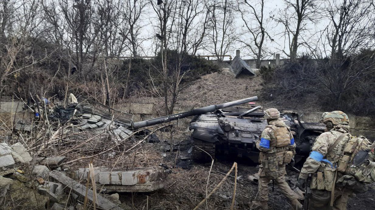 З кожним днем бійців "Азову" стає все менше, але вони знову і знову йдуть нищити окупантів - 24 Канал