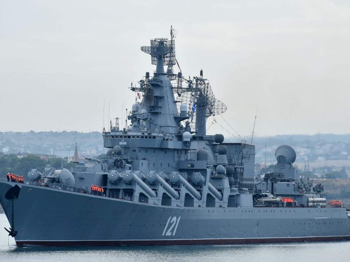 Корабли России, находившиеся в районе "Москвы", отошли к югу от украинского берега