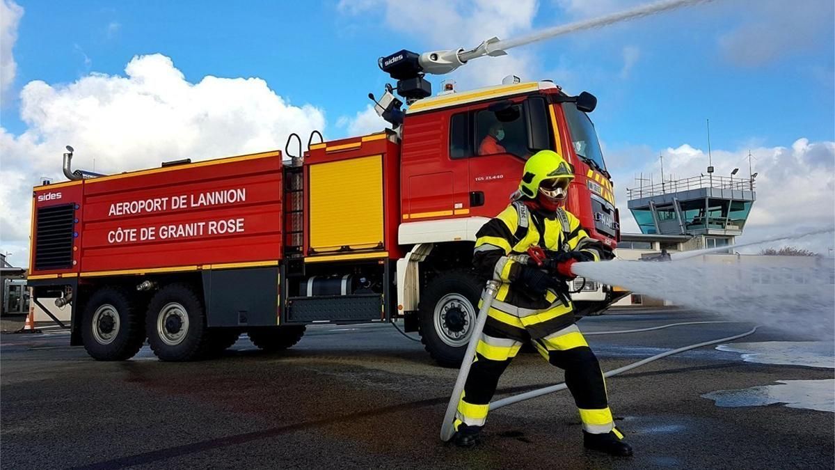 На "50 днів війни у серці Європи" Франція надіслала в Україну 24 пожежних та медичних машин - 24 Канал На "50 днів війни у серці Європи" Франція надіслала в Україну 24 пожежних та медичних машин - 24 Канал