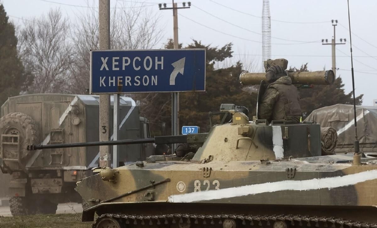 Росіяни грабують села на межі Миколаївщини та Херсонщини, а потім накривають їх з артилерії - 24 Канал
