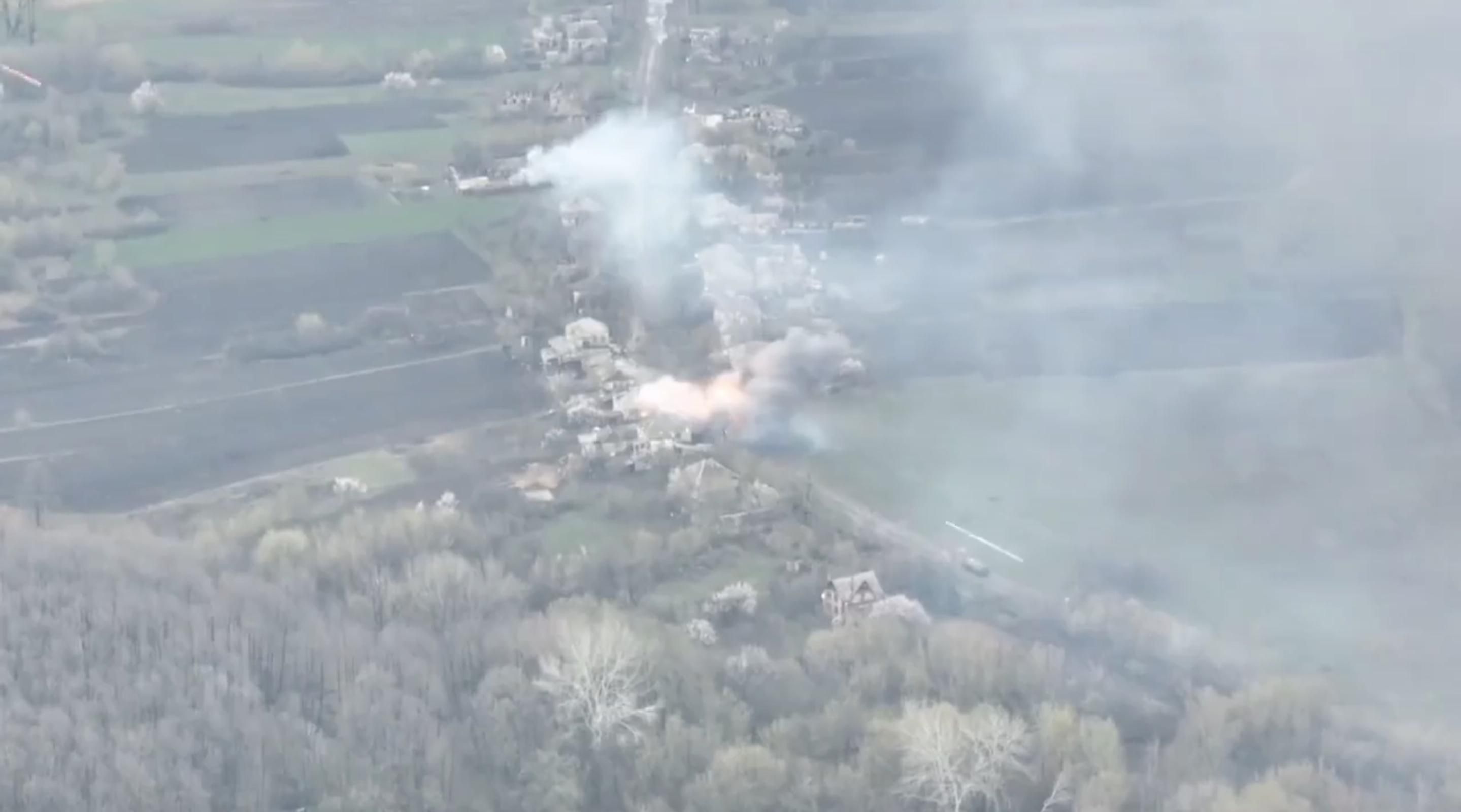 Російський танк проти українського БТРа: потужне відео знищення техніки окупанта - 24 Канал