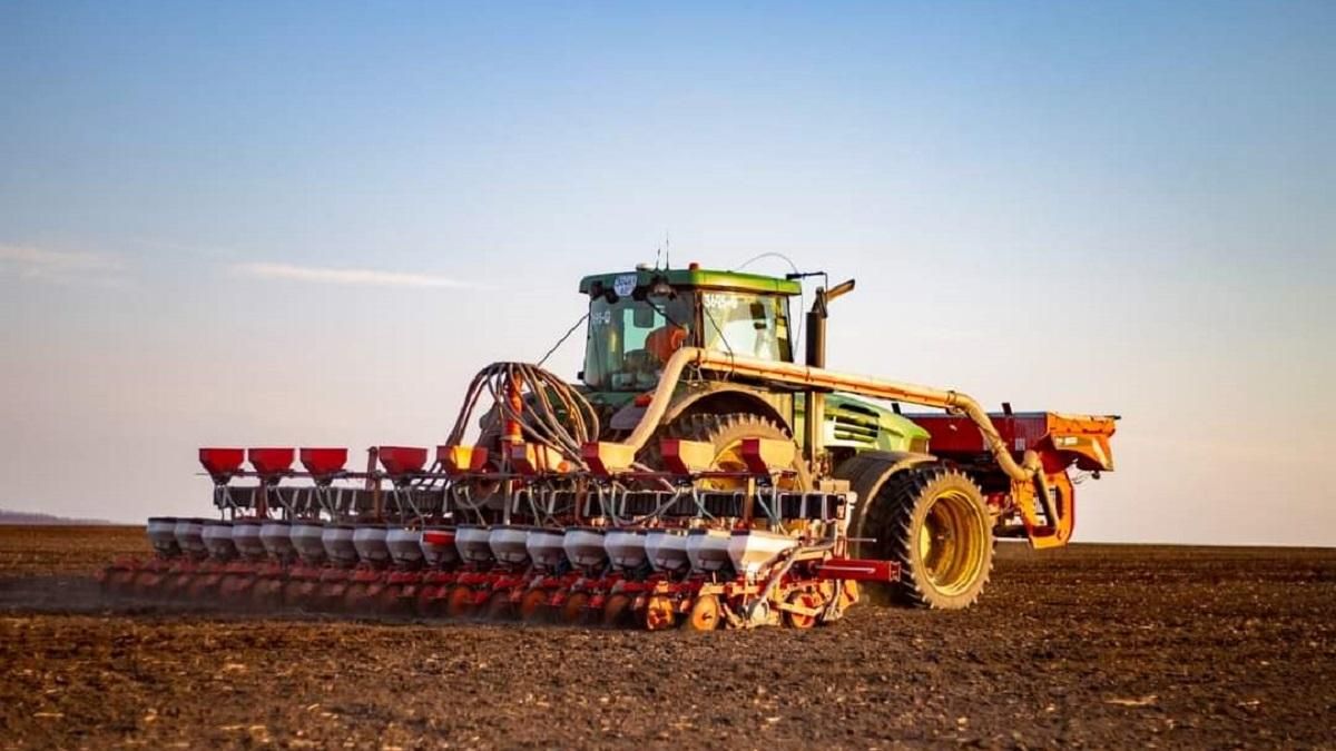 Попри активні бойові дії, на Донеччині триває посівна - 24 Канал Попри активні бойові дії, на Донеччині триває посівна - 24 Канал