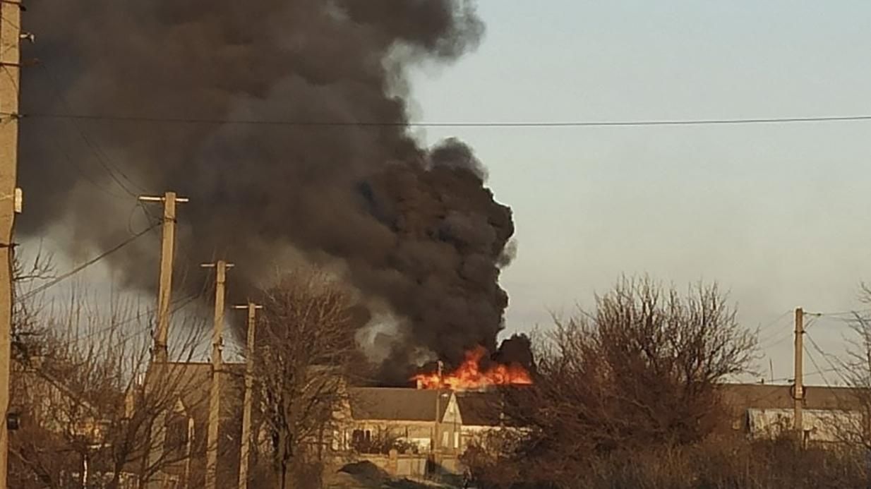 Жертви та сотні зруйнованих будинків: росіяни нещадно знищують Мар'їнку - 24 Канал Жертви та сотні зруйнованих будинків: росіяни нещадно знищують Мар'їнку - 24 Канал