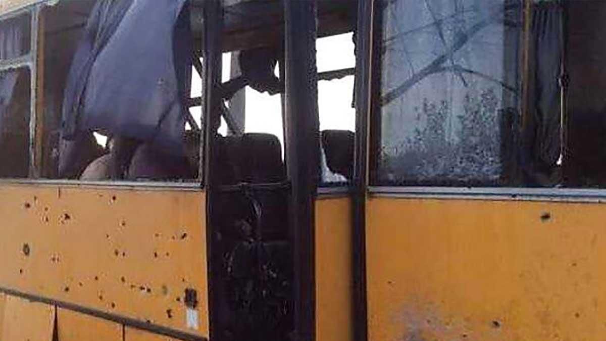 Россияне обстреляли автобус с гражданскими в Харьковской области: 7 человек погибли, 27 ранены