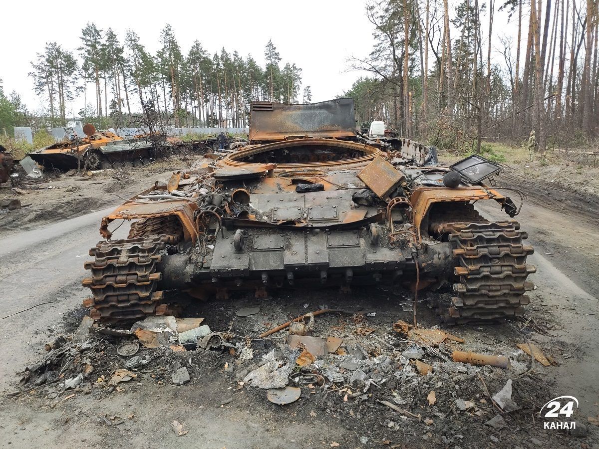 Сожженная, разбитая, остатки тел: как выглядит кладбище техники оккупантов: эксклюзивные фото - 24 Канал Сожженная, разбитая, остатки тел: как выглядит кладбище техники оккупантов: эксклюзивные фото - 24 Канал