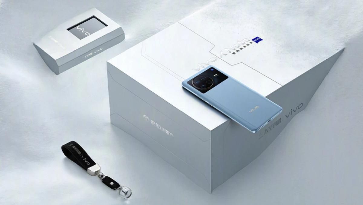 Vivo випустила лімітовану версію флагмана X Note з уламком місячного метеориту у комплекті - Техно Vivo випустила лімітовану версію флагмана X Note з уламком місячного метеориту у комплекті - Техно
