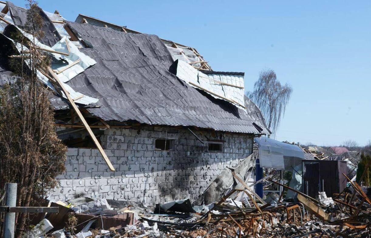 Розбомблені будинки, зруйнована школа: Велика Димерка – ще один населений пункт, який постраждав - Київ