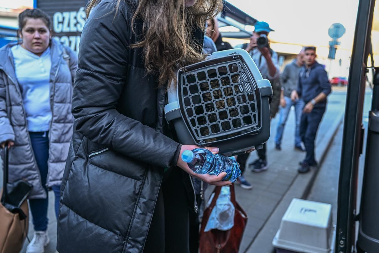 Гуманітарні коридори 15 квітня: вдалось евакуювати понад 2800 людей - 24 Канал Гуманітарні коридори 15 квітня: вдалось евакуювати понад 2800 людей - 24 Канал