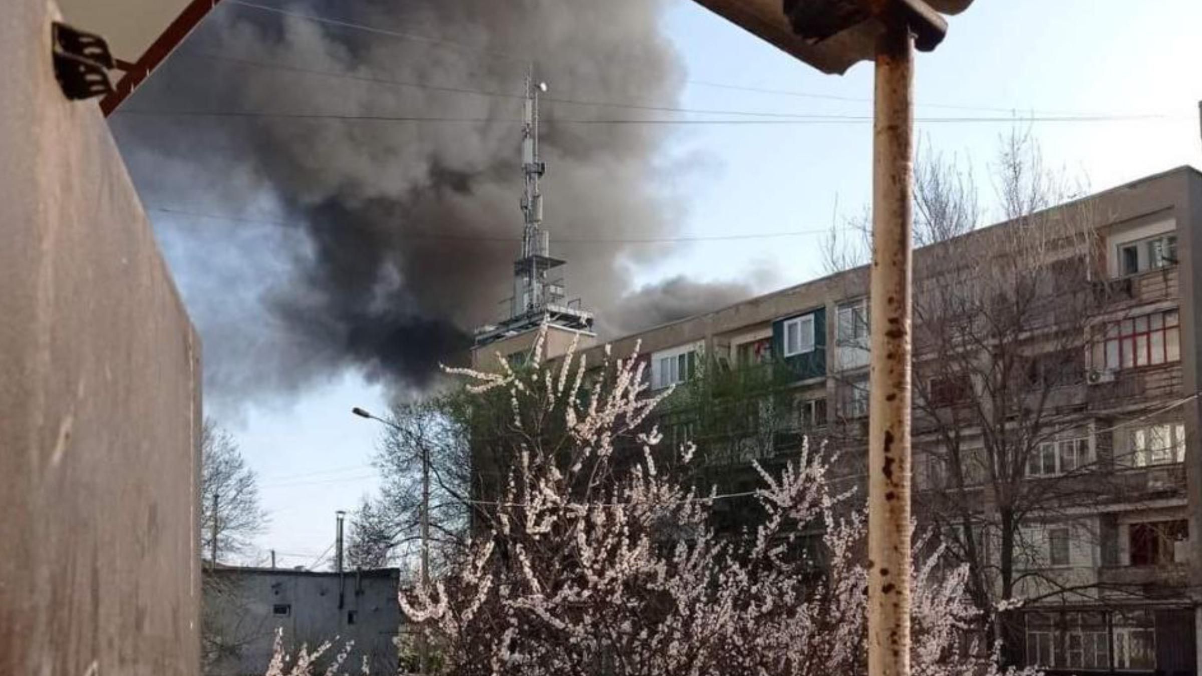 Цинично бьют по инфраструктуре: в Северодонецке повреждены водопровод и продуктовые склады