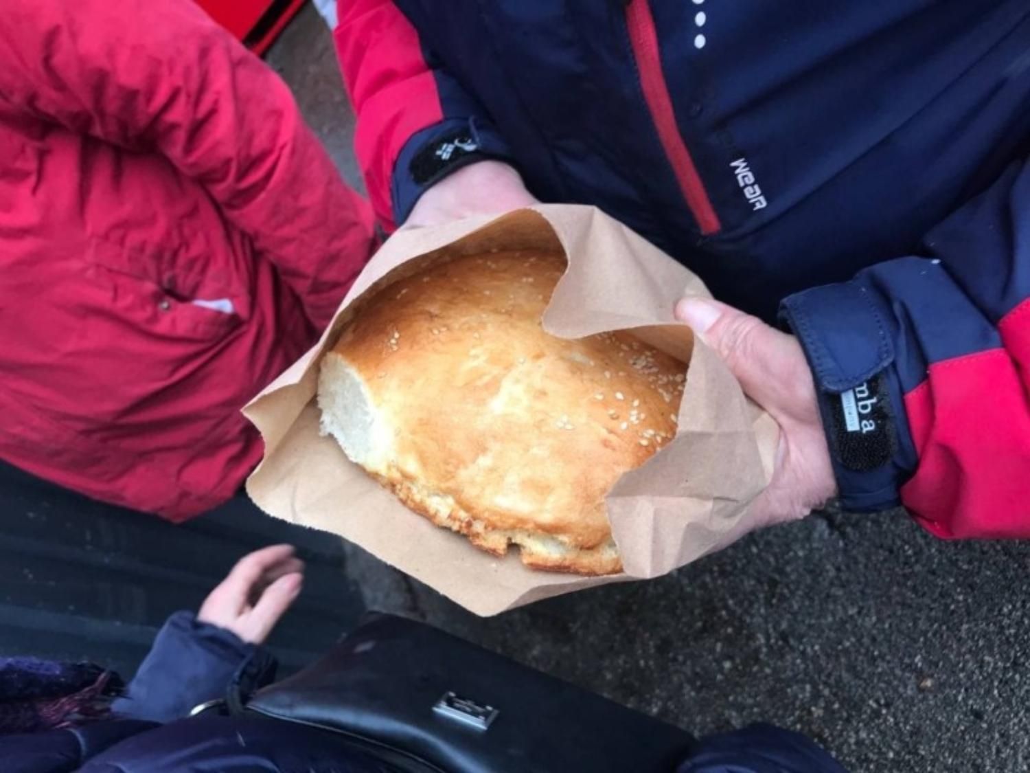 В Николаеве жителям города будут раздавать хлеб: по буханке на семью - 24 Канал В Николаеве жителям города будут раздавать хлеб: по буханке на семью - 24 Канал